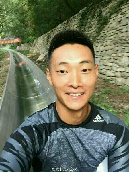 ayx官方网站:钟山县卫健党工委开展深化对党忠诚教育专题研讨暨对照党章党规找差距专题会议(图1) ayx官方网站