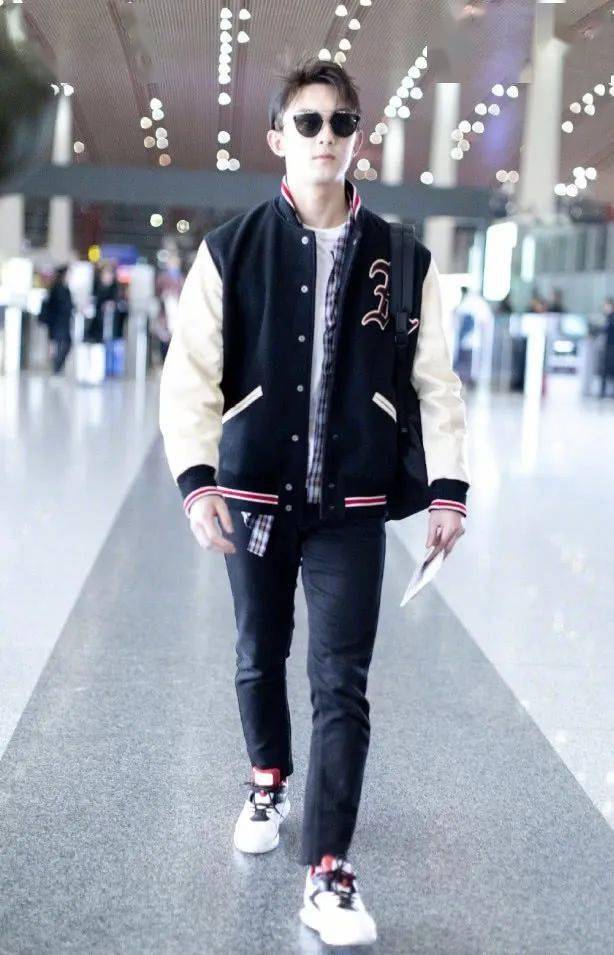 ‘爱游戏(ayx)中国官方网站’
吴磊咋那么优秀?衬衫配棒球服也那么帅气 一般人可穿不来!(图8) ‘爱游戏(ayx)中国官方网站’
吴磊咋那么优秀?衬衫配棒球服也那么帅气 一般人可穿不来!(图8)