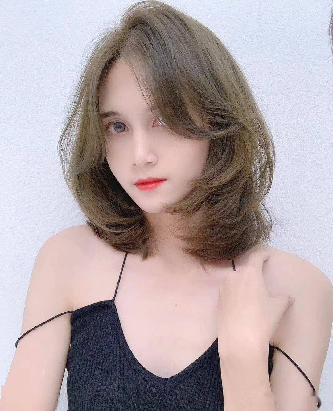 “ayx官方网站”
2020最新盛行“不长不短”发型(图42)