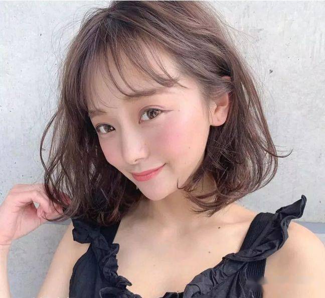 “ayx官方网站”
2020最新盛行“不长不短”发型(图67)