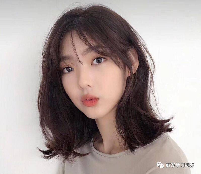 “ayx官方网站”
2020最新盛行“不长不短”发型(图94)