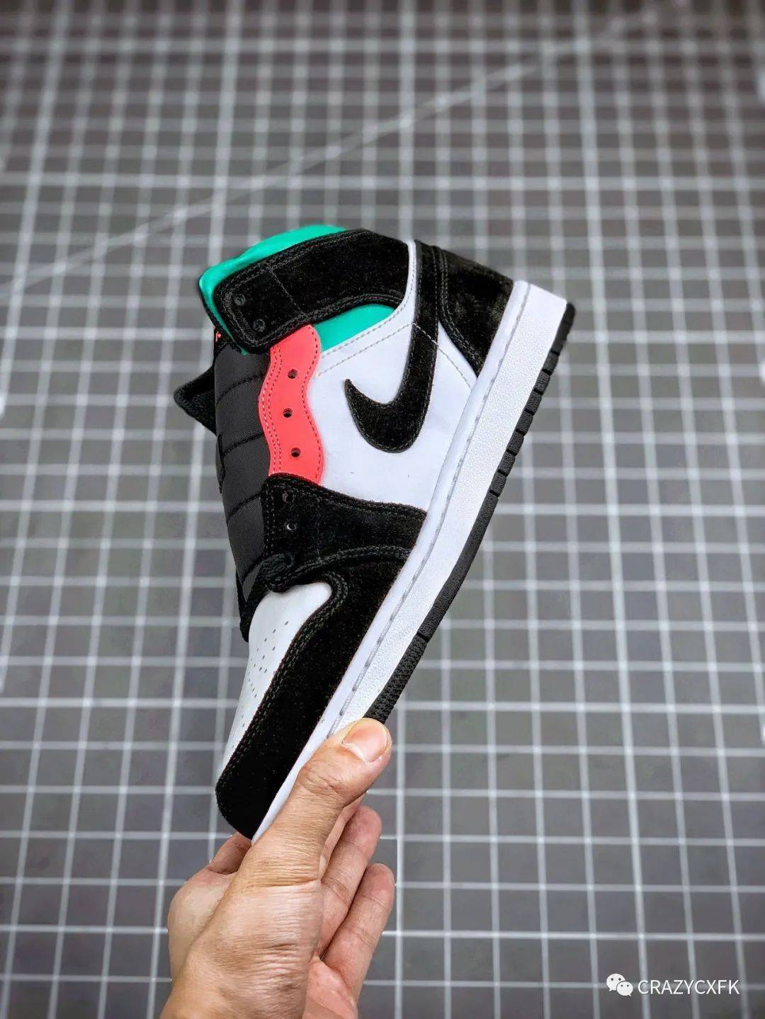 
乔丹 Air Jordan 1 Mid South Beach 南海岸中帮篮球鞋-ayx官方网站(图8)